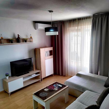 Apartamento Padial เนร์คา ภายนอก รูปภาพ