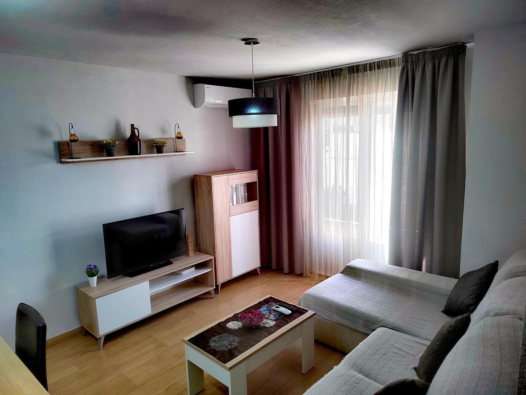Apartamento Padial เนร์คา ภายนอก รูปภาพ